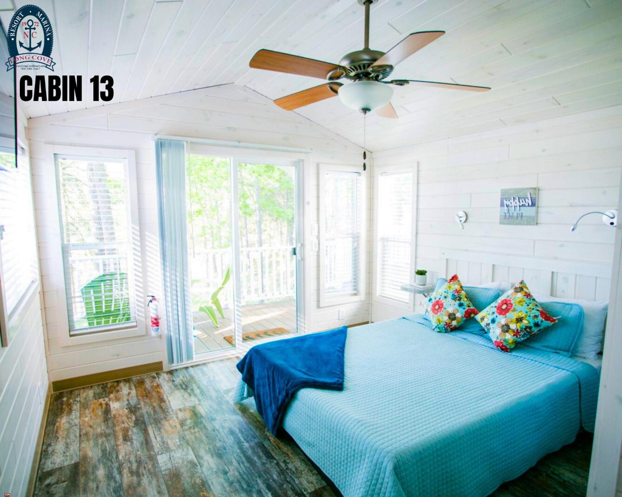 Long Cove Resort And Marina Charlotte Room photo