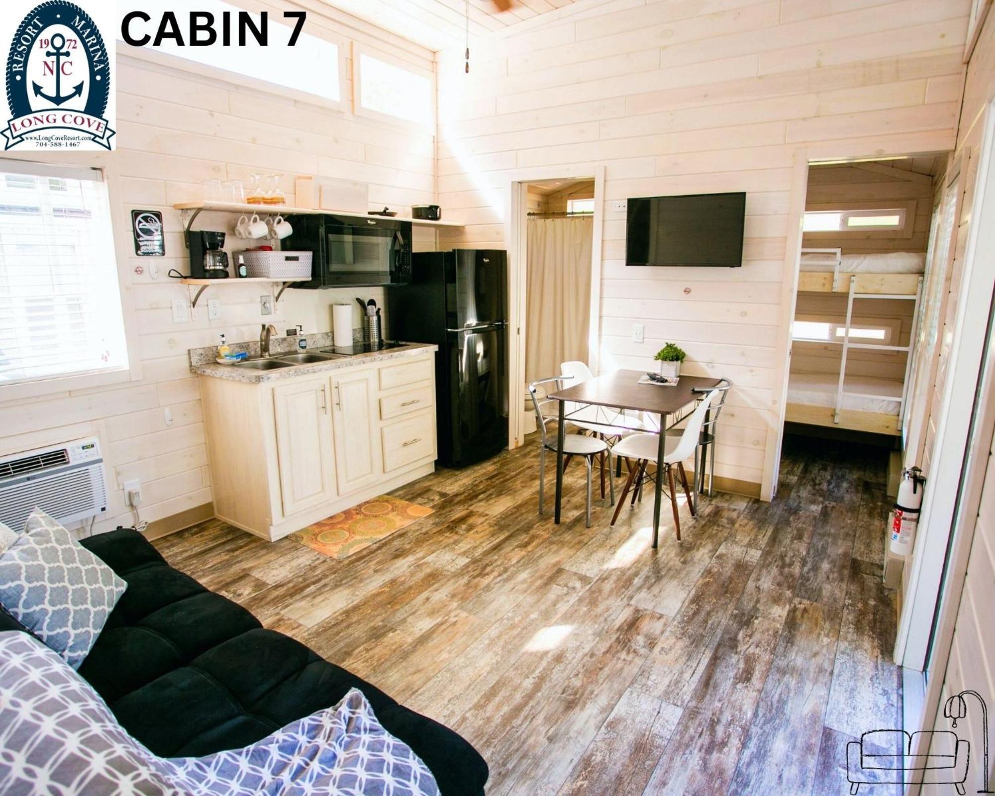 Long Cove Resort And Marina Charlotte Room photo